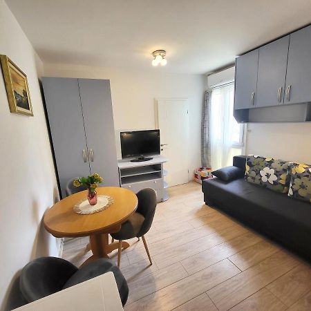 Mali Apartman U Centru Макарска Екстериор снимка
