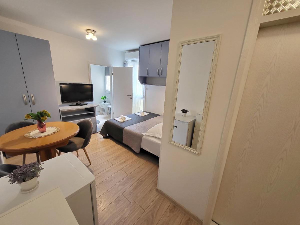 Mali Apartman U Centru Макарска Екстериор снимка