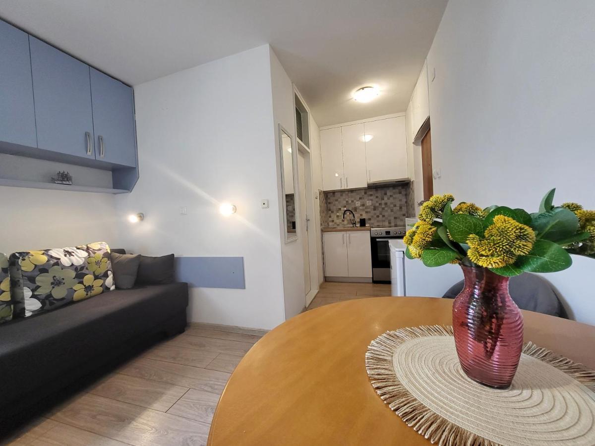 Mali Apartman U Centru Макарска Екстериор снимка