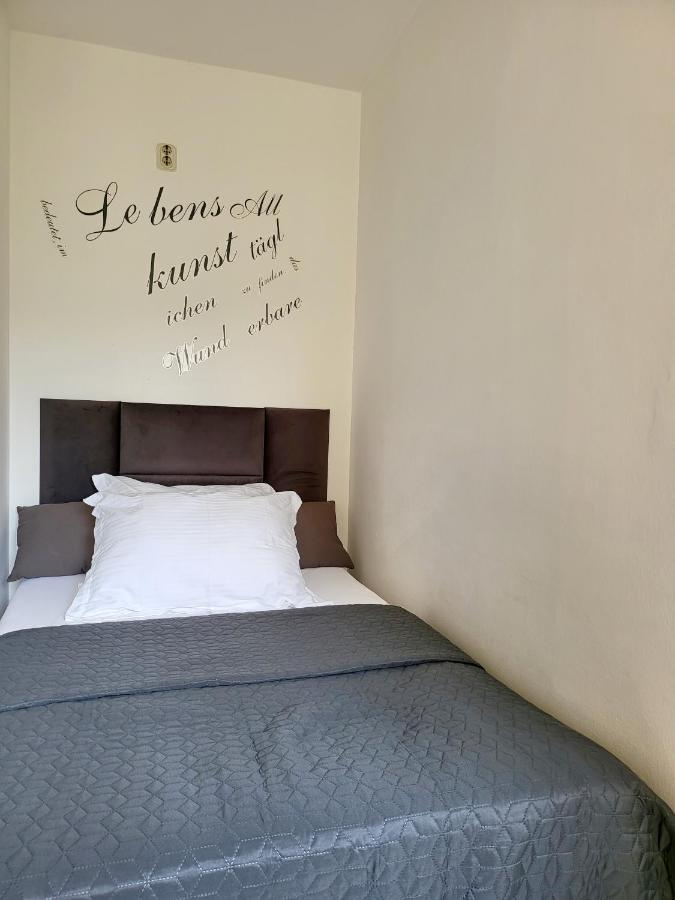 Mali Apartman U Centru Макарска Екстериор снимка