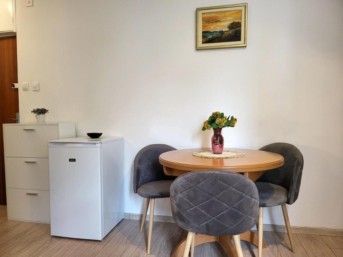 Mali Apartman U Centru Макарска Екстериор снимка